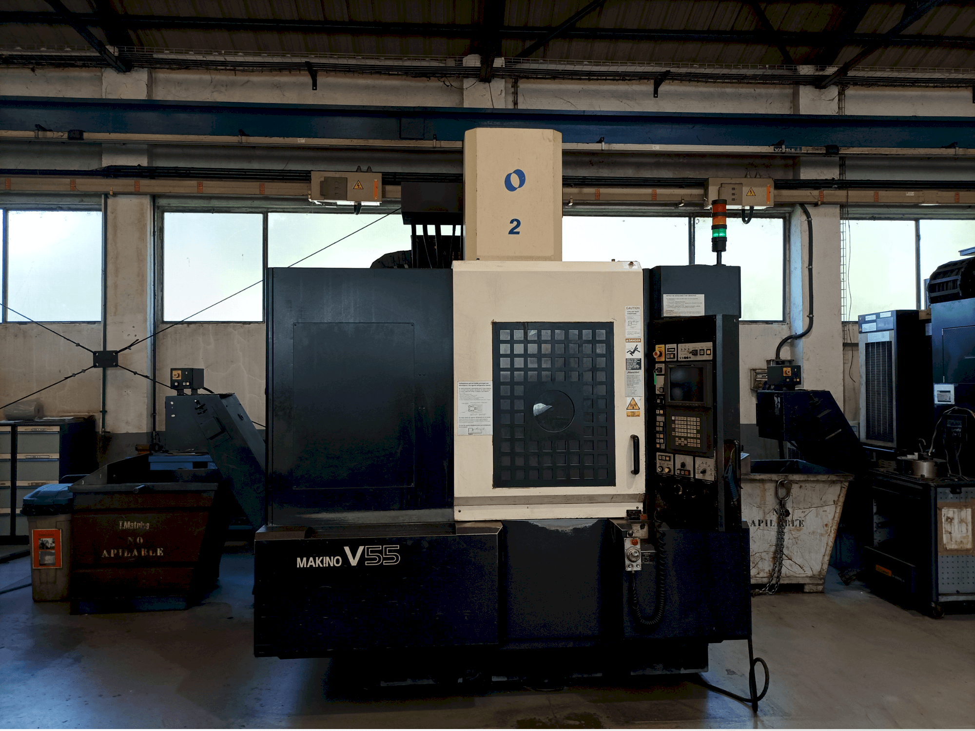 Vista frontale della macchina Makino V55-A15