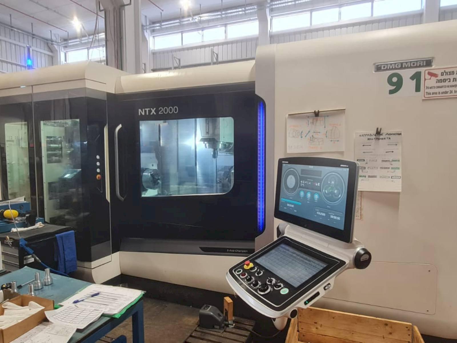 Vista frontale della macchina DMG MORI NTX 2000