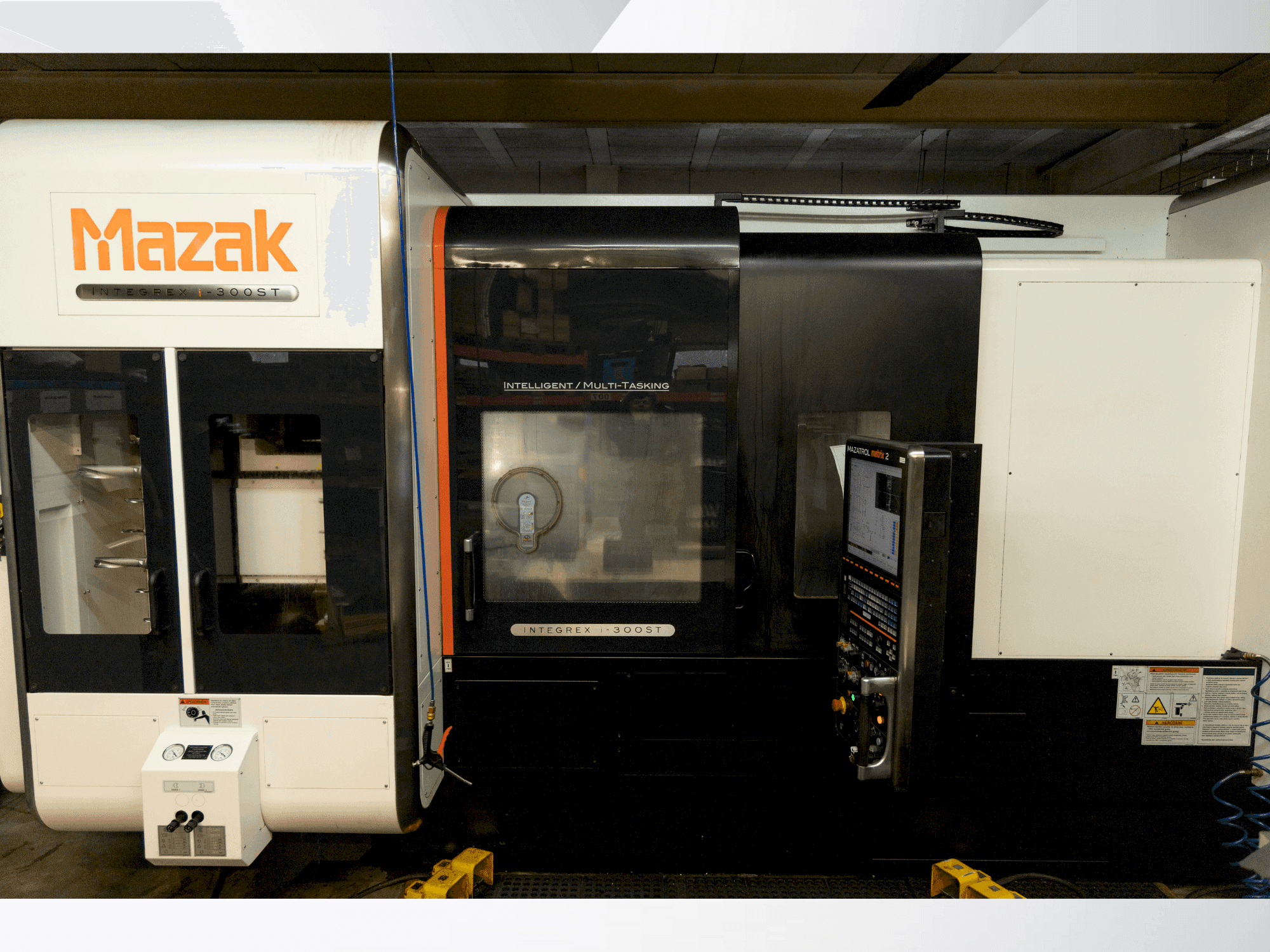 Vista frontale della macchina Mazak Integrex i-300ST-1500U