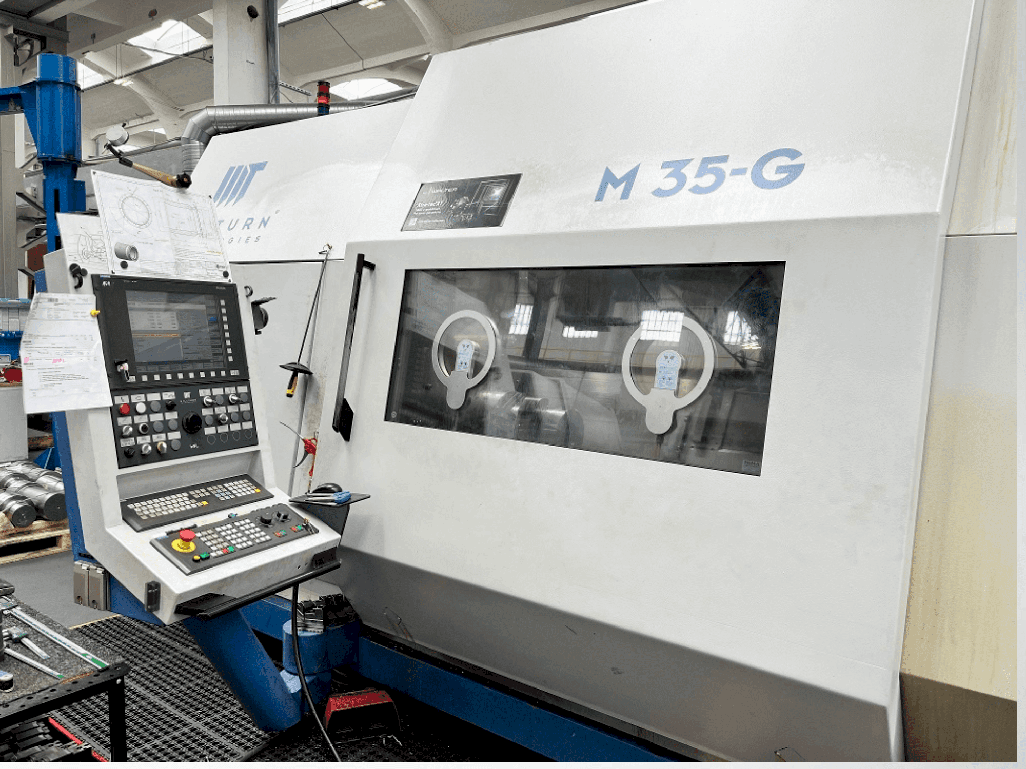 Vista frontale della macchina WFL Millturn M 35-G