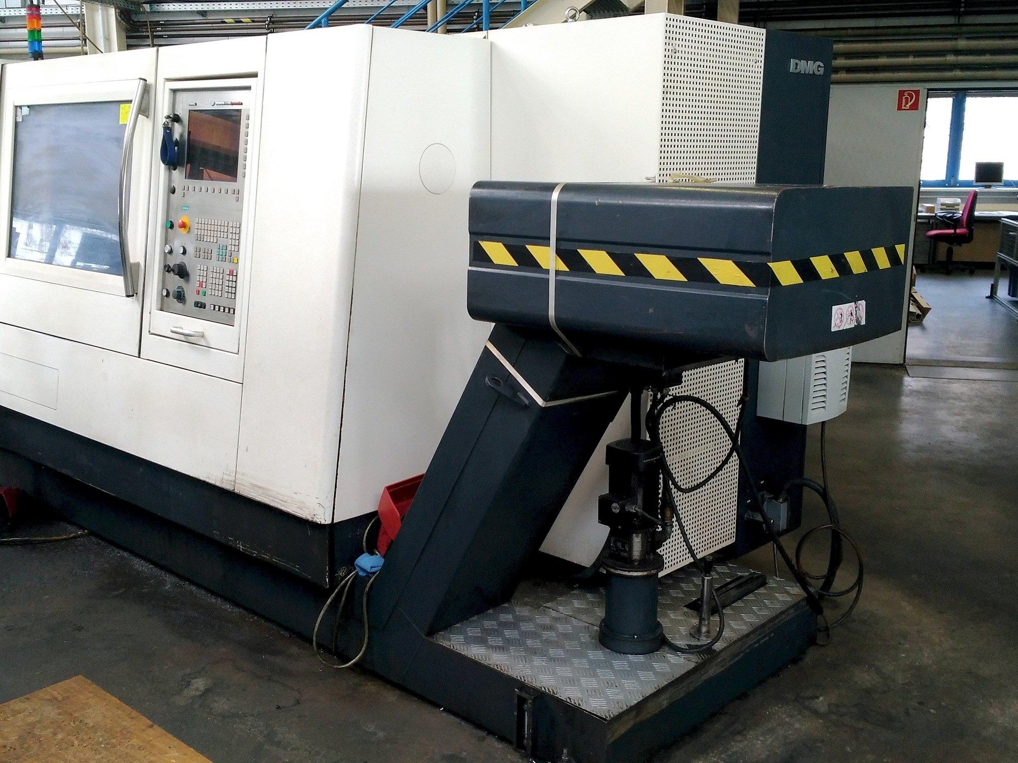 Vista frontale della macchina Gildemeister DMG CTX 510 eco