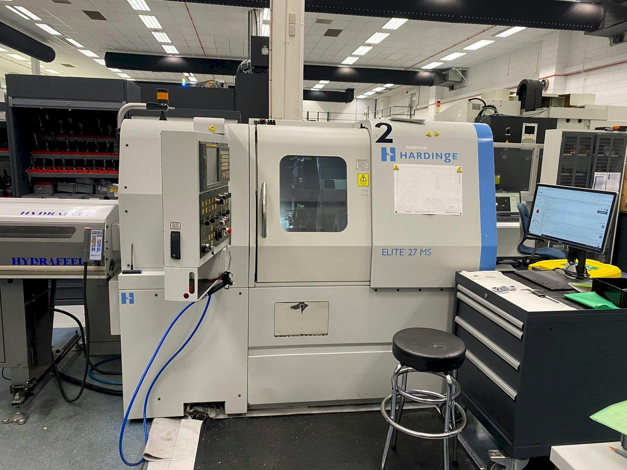 Vista frontale della macchina HARDINGE Elite 27MS