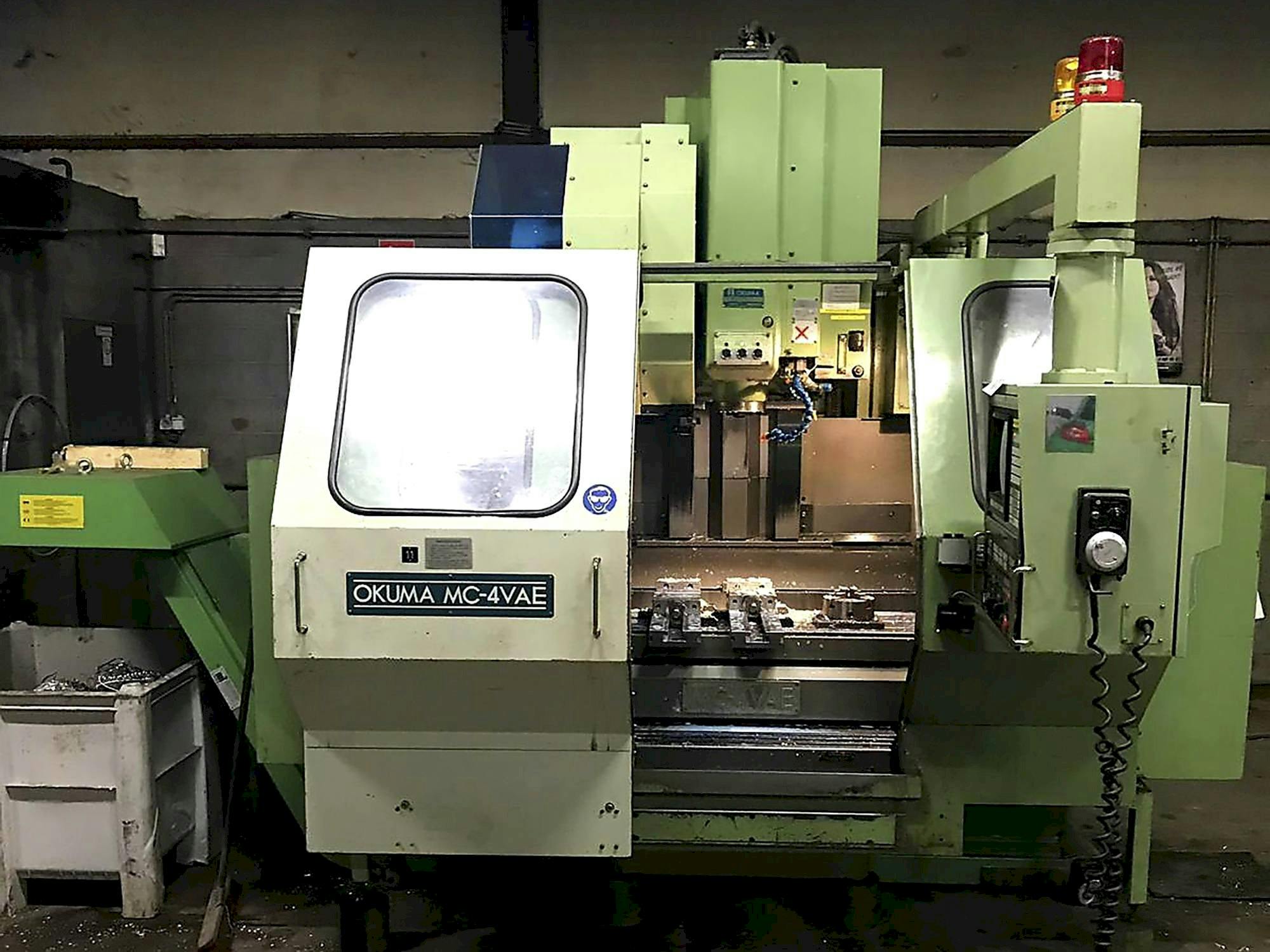 Vista frontale della macchina Okuma MC-4VAE