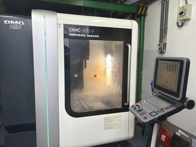 Vista frontale della macchina DMG DMC 635V