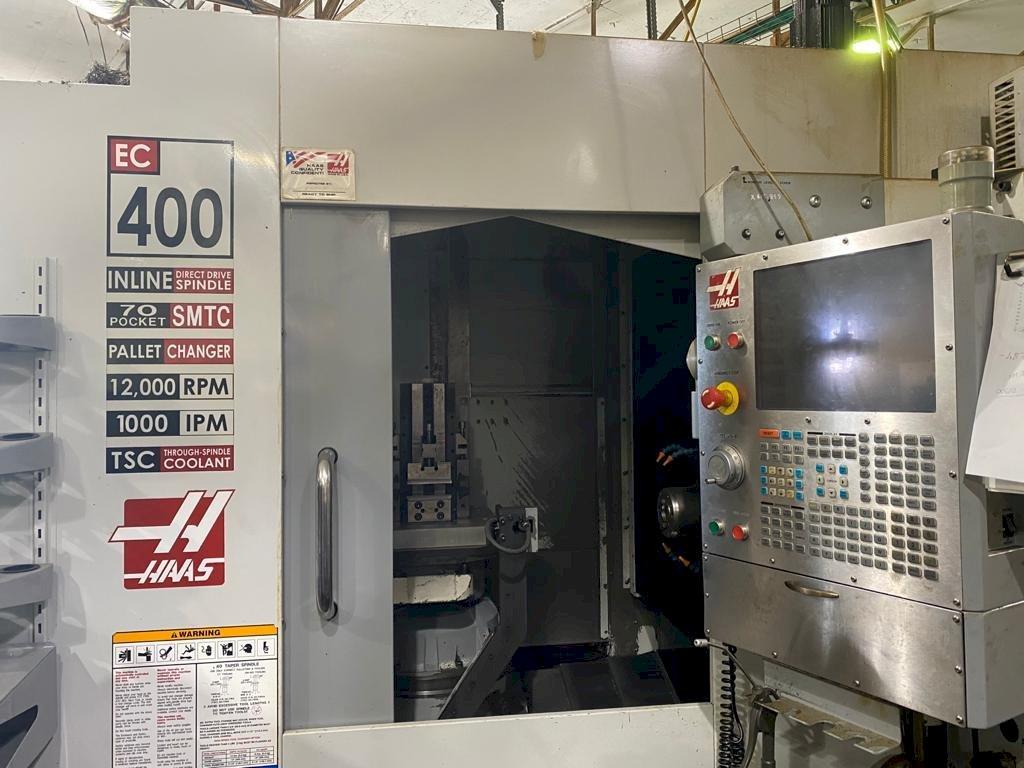 Vista frontale della macchina HAAS EC-400