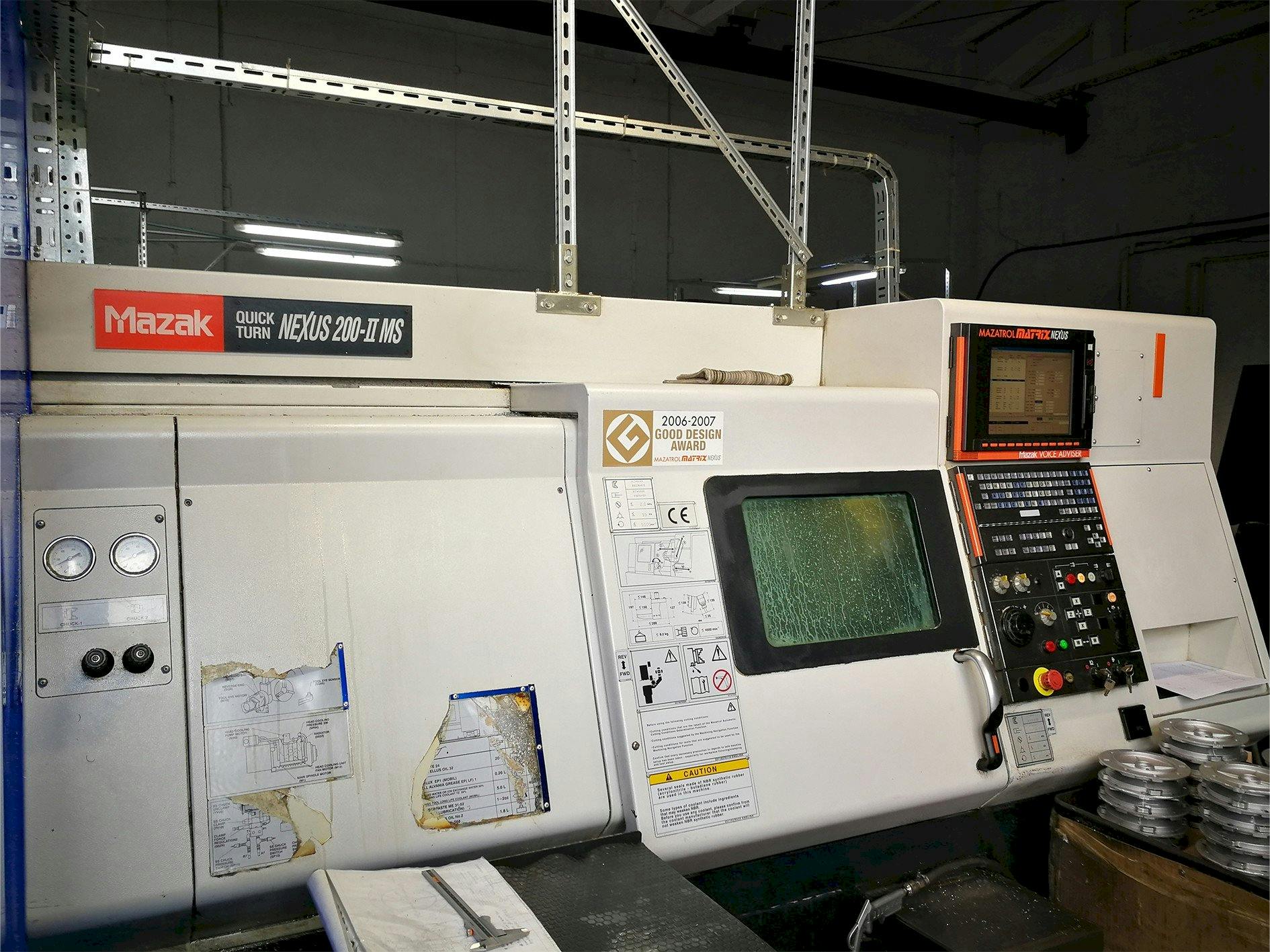 Vista frontale della macchina Mazak Quick Turn Nexus 250-II MS