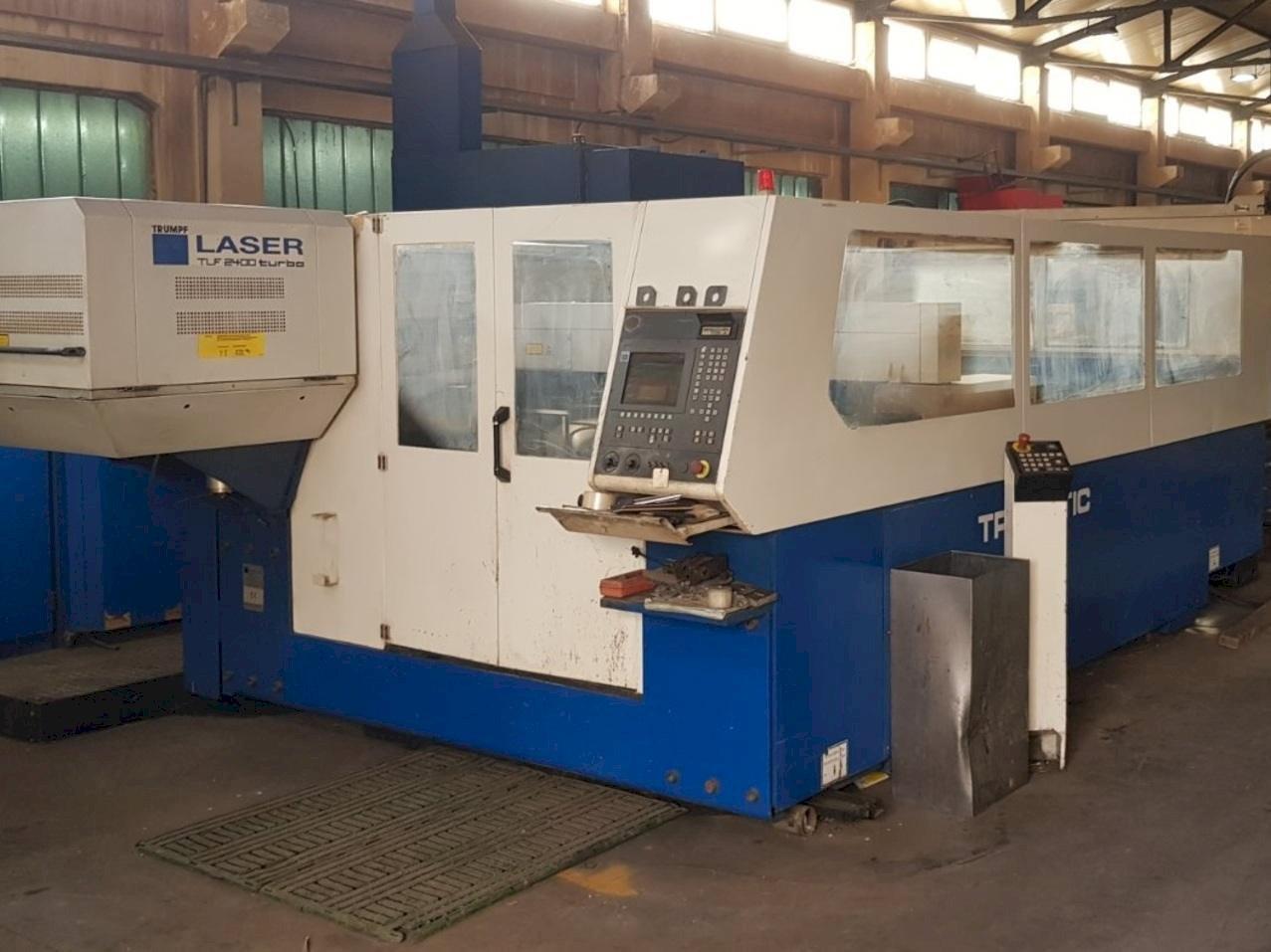 Vista frontale della macchina Trumpf Trumatic L3030