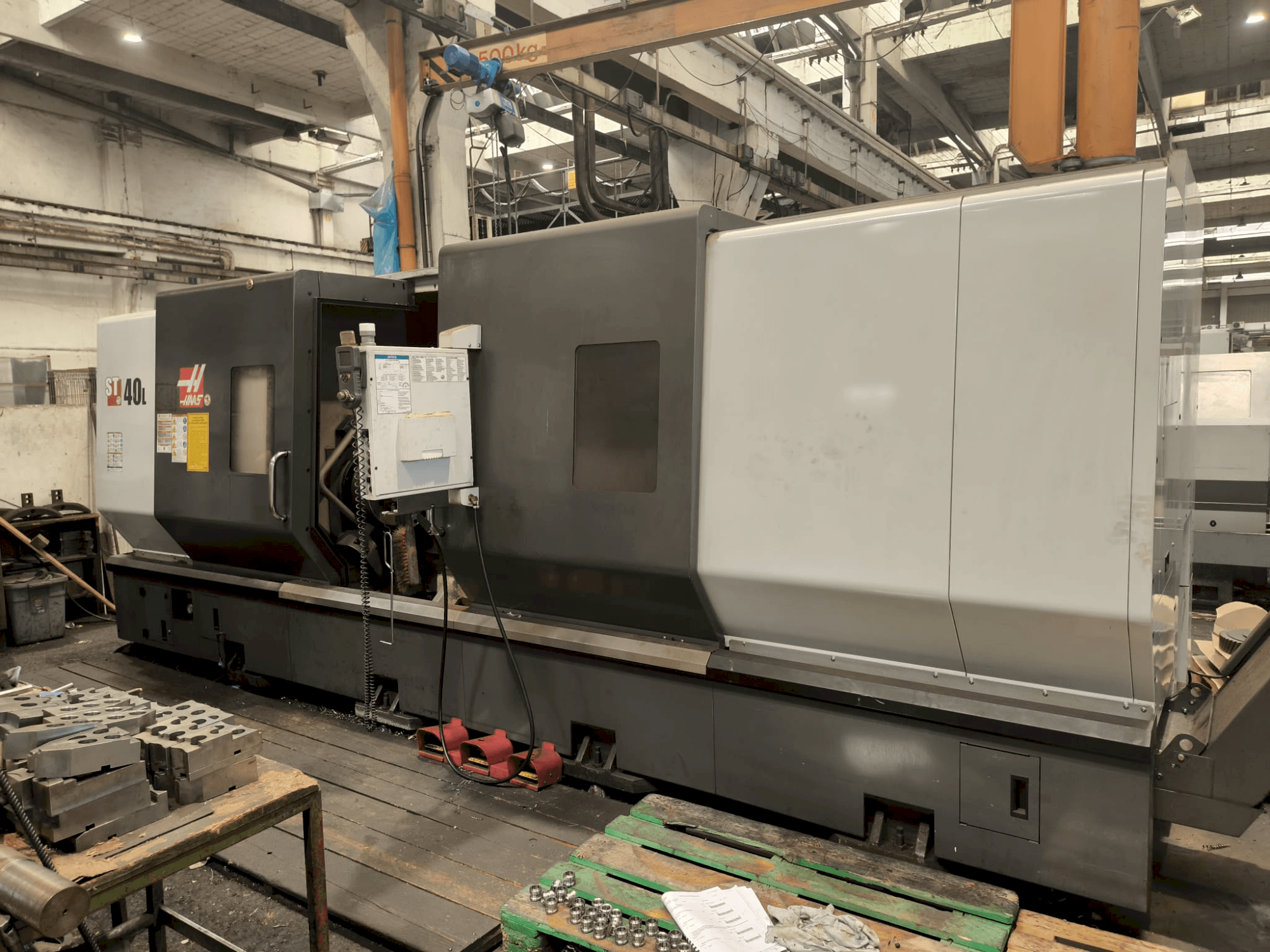 Vista frontale della macchina HAAS ST40L