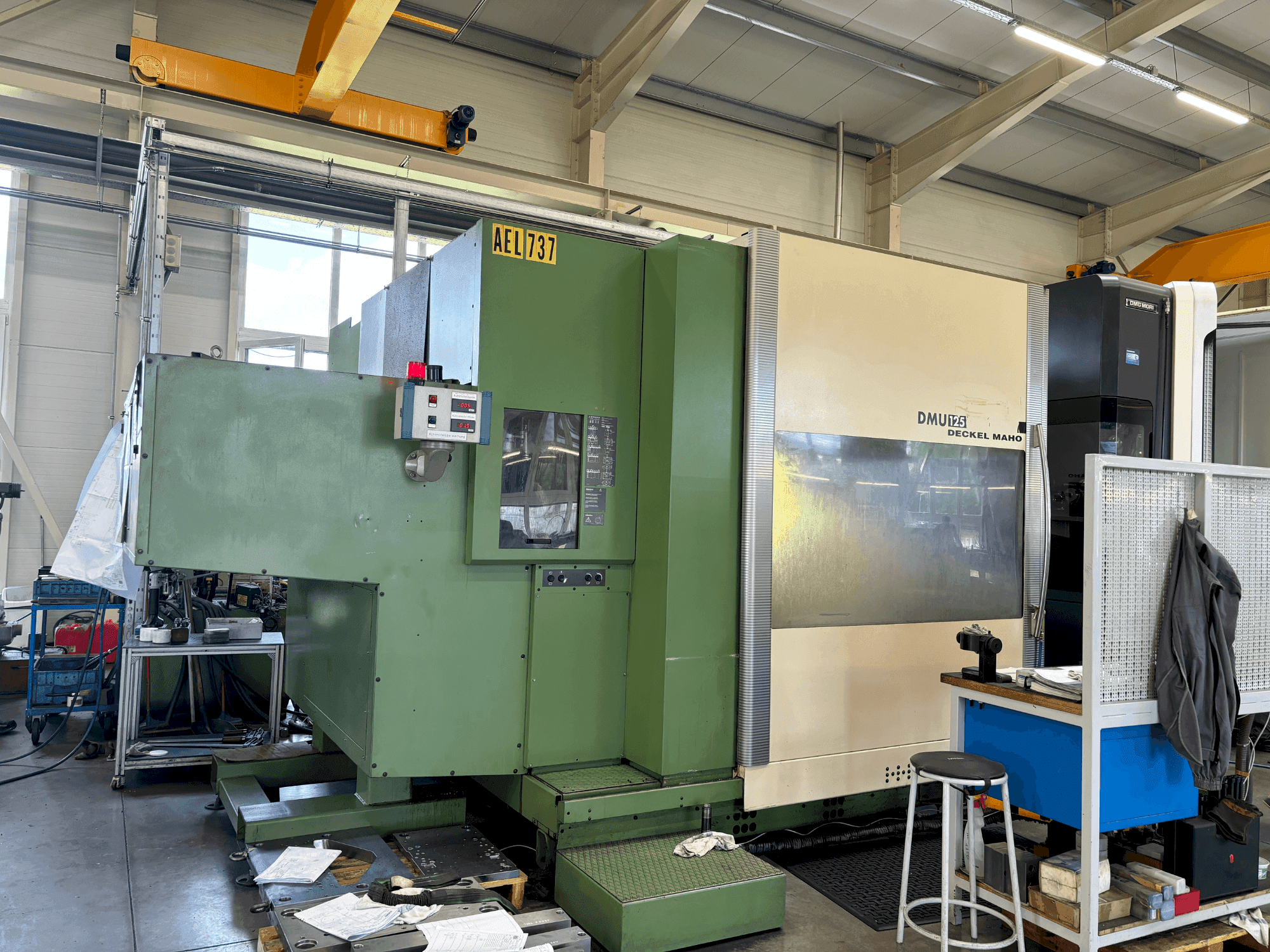 Vista frontale della macchina DMG MORI DMU 125