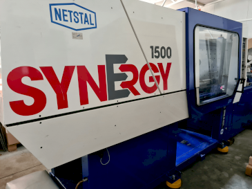 Vista frontale della macchina Netstal SYNERGY 1500-600