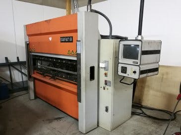 Vista lato destro della macchina Safan SMK-L 40-2550 TS1