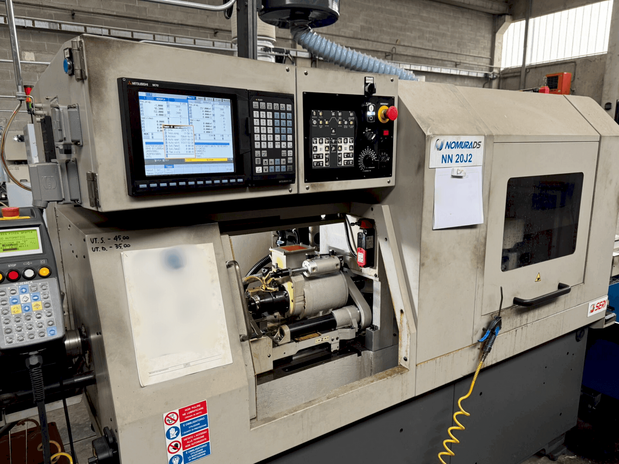 Vista frontale della macchina NOMURA NN-20 J2