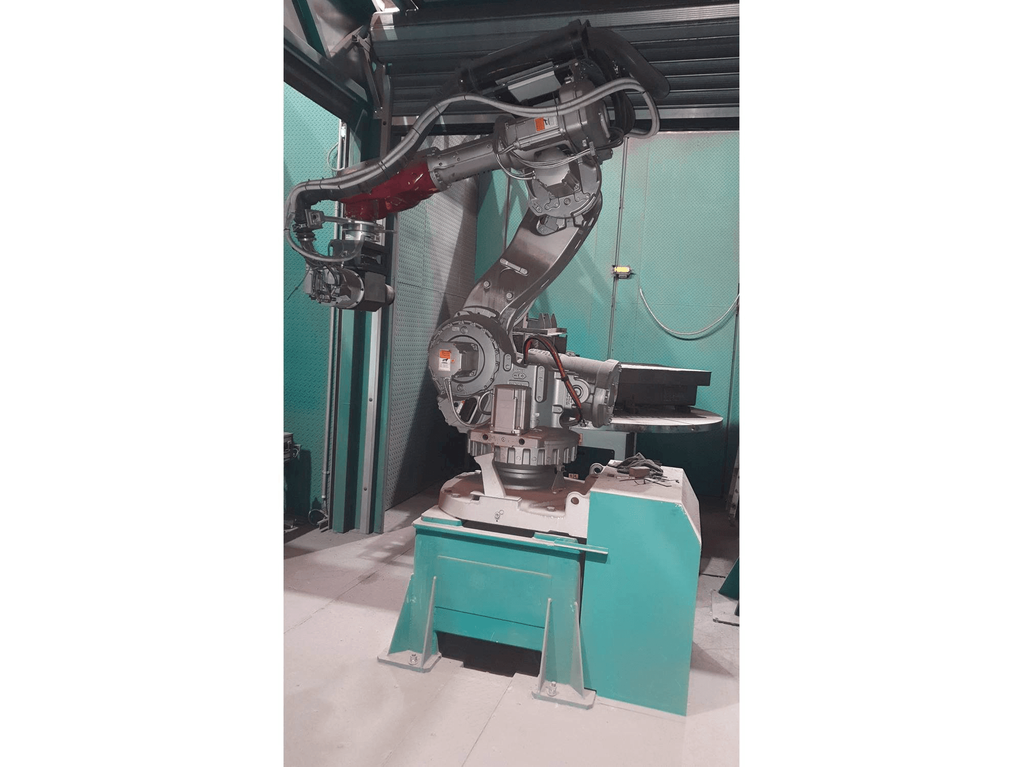 Vista frontale della macchina ABB IRB 7600